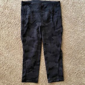 Lululemon Swift Speed High Rise Crop 21" size 10